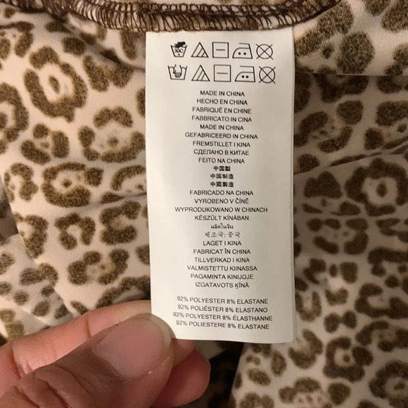 MICHAEL by MICHAEL KORS NWOT Cheetah Print Cold Shoulder Long Sleeve Blouse - Picture 9 of 9